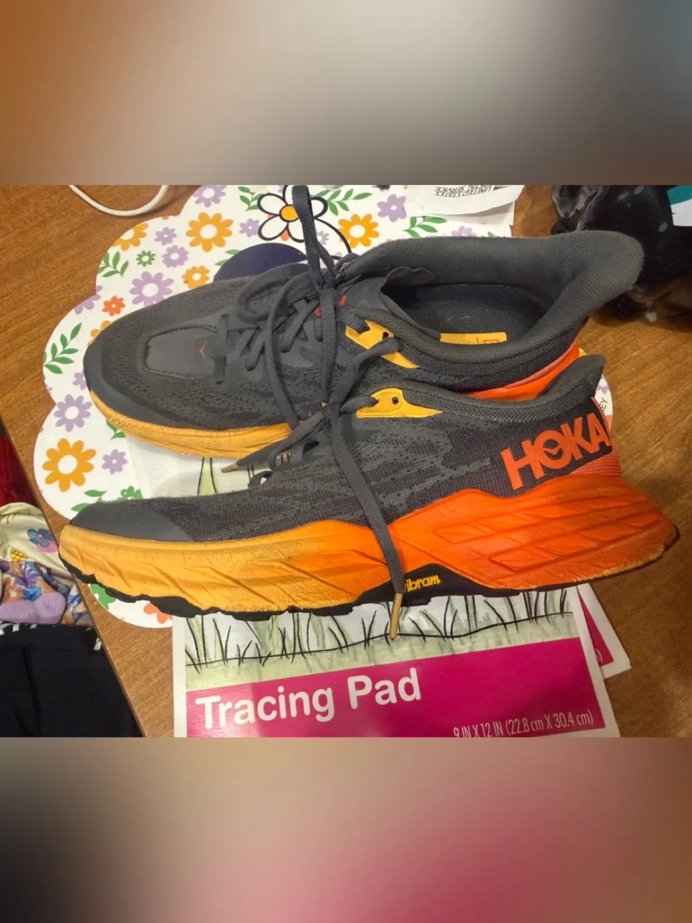Hoka Speedgoat 5 Trail running sneaker sz 8